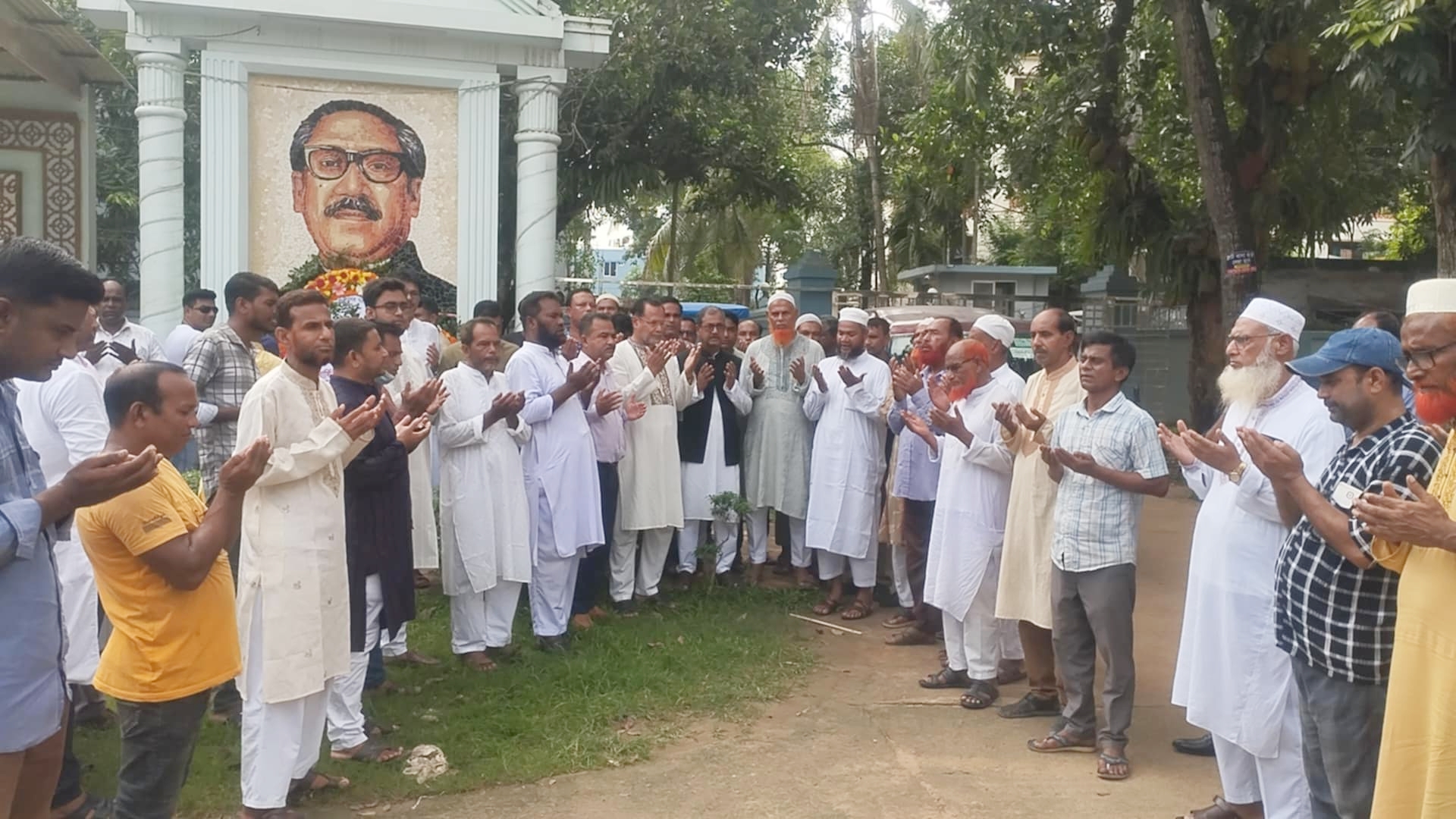 টাঙ্গাইলের মধুপুরে আওয়ামী লীগের ৭৫ তম প্রতিষ্ঠাবার্ষিকী পালিত